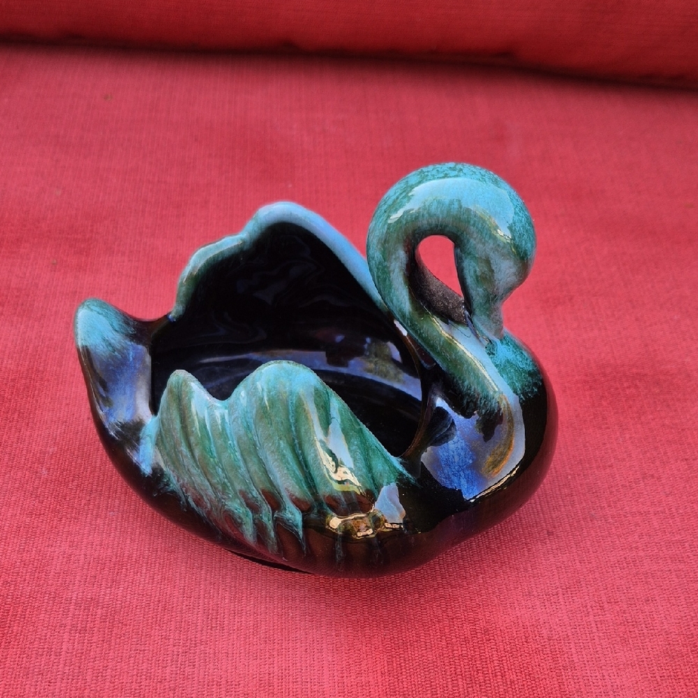 Vintage Blue Mountain Pottery Green Swan Dish
